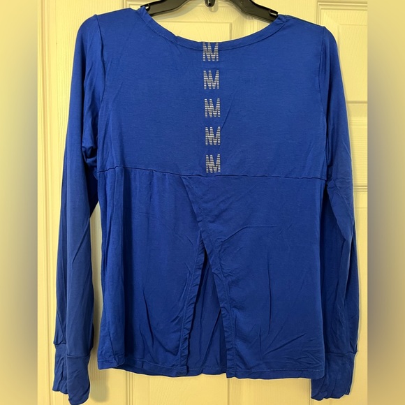 Nicole Miller Sport Split Back Top - Picture 14 of 14